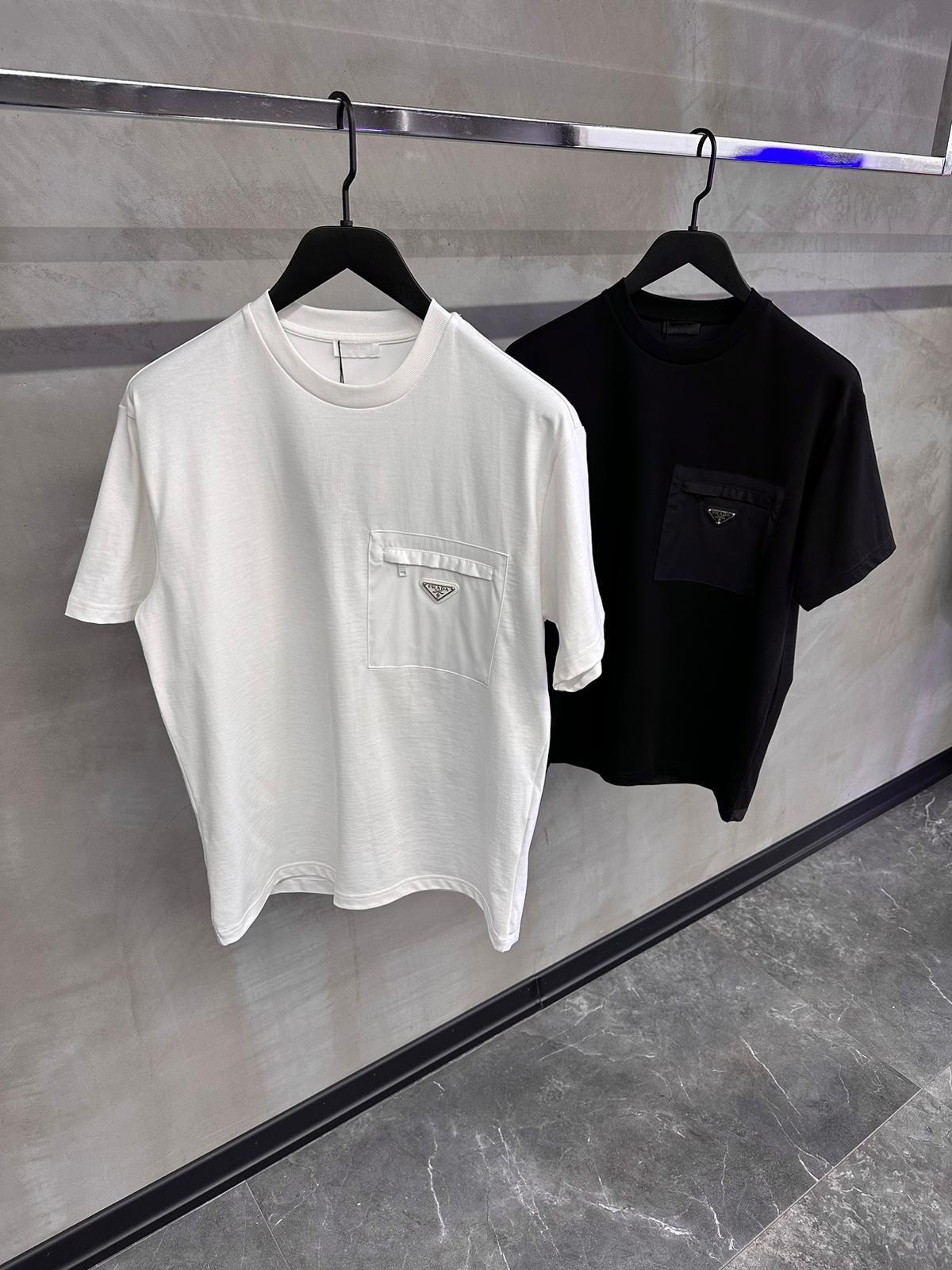 Prada T-shirt Zwart